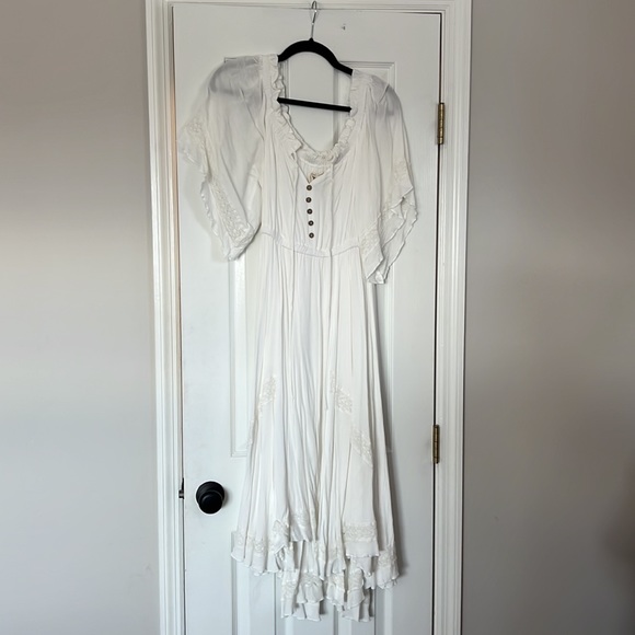 VICI - Style Rack Off The Shoulder Lace Trim Midi Dress, Size M, Whote, High/Low - Picture 6 of 6